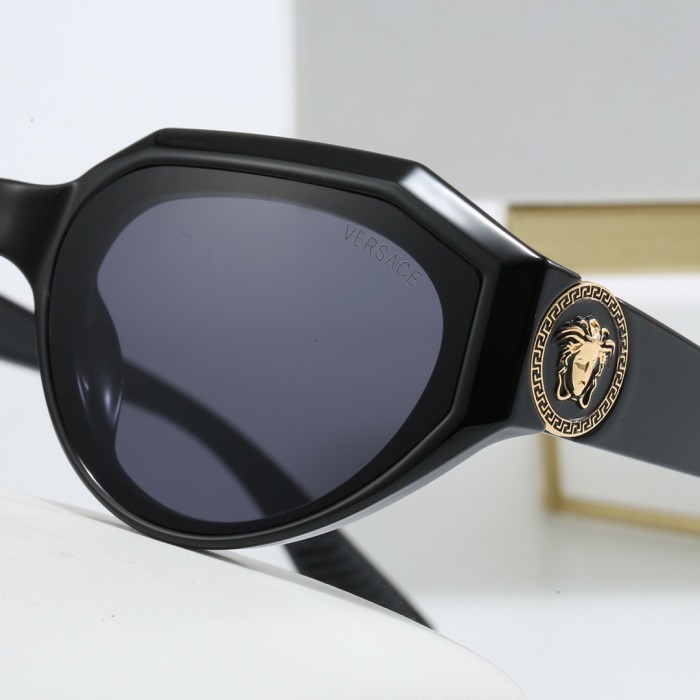 Blue light blocking sunglasses with the box and case ,G25-2638-2642