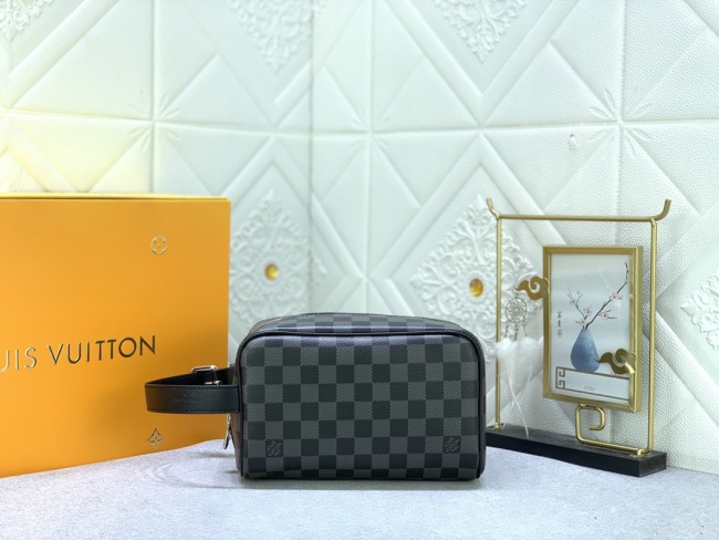 Leather bag ,5A , size 23x13x12cm ,no box, B68-6098