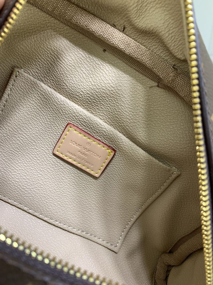 Leather bag ,5A , size 23x13x12cm ,no box,  B68-6096