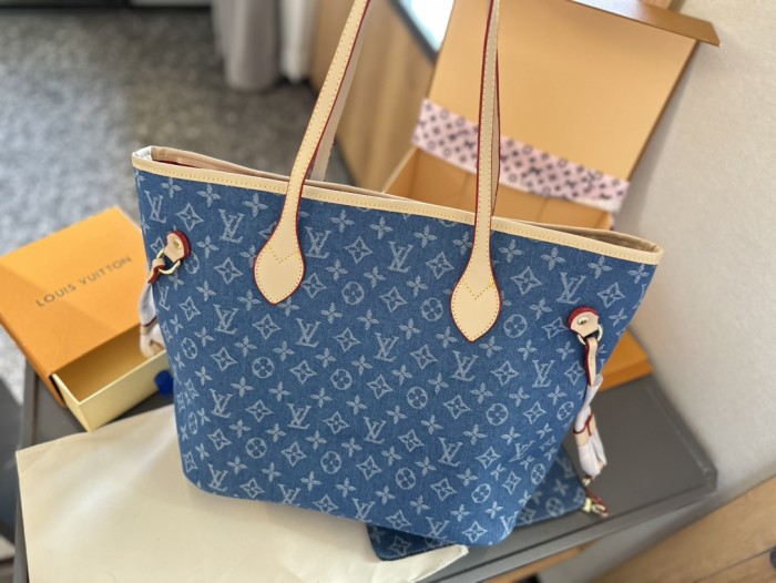 Split Leather  bag ,3A , size 32x28cm ,no box,  B68-6092