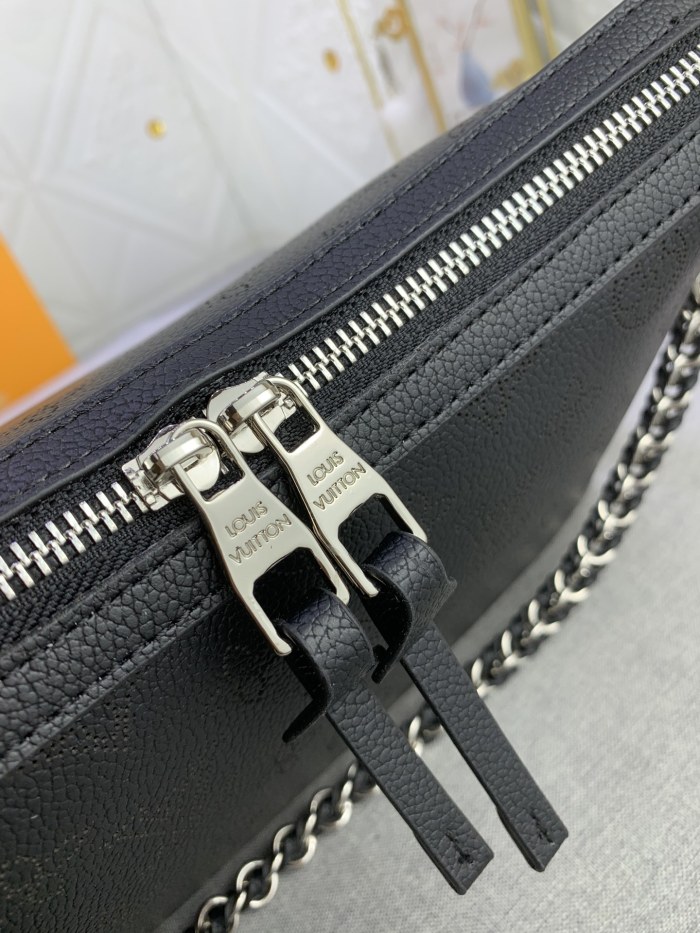 M24132 Canvas leather  bag ,5A,size 32x29x13cm, no box, B110-228