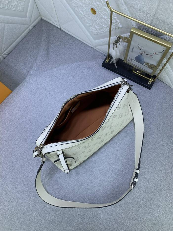M24114 Canvas leather  bag ,5A,size 32x29x13cm, no box, B110-230