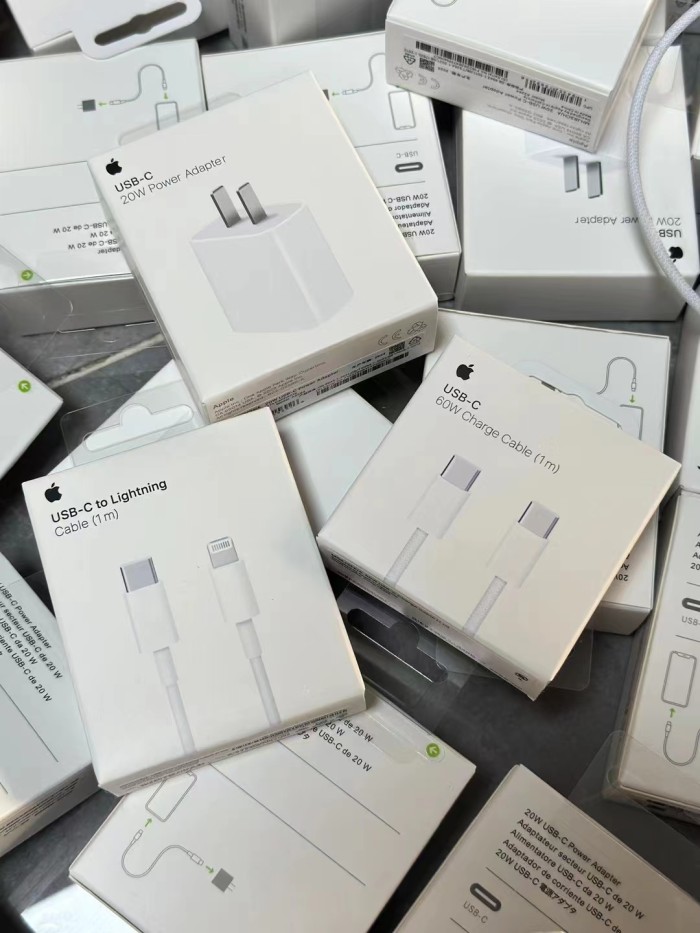 Iphone fast charger: charging head +1 meter long cable. 55% charge in 30 minutes,headset-8