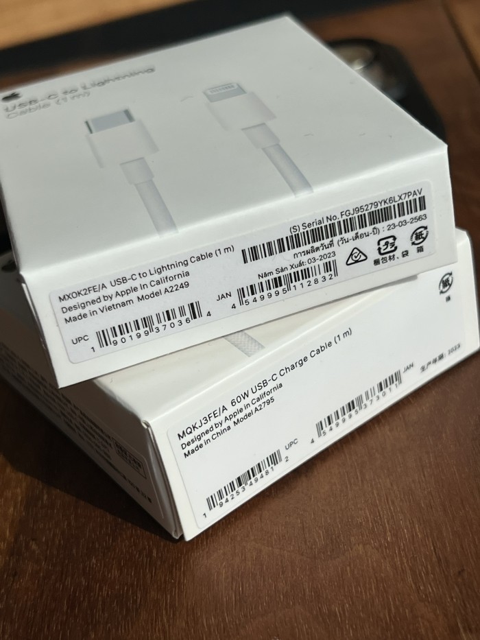Iphone fast charger: charging head +1 meter long cable. 55% charge in 30 minutes,headset-8