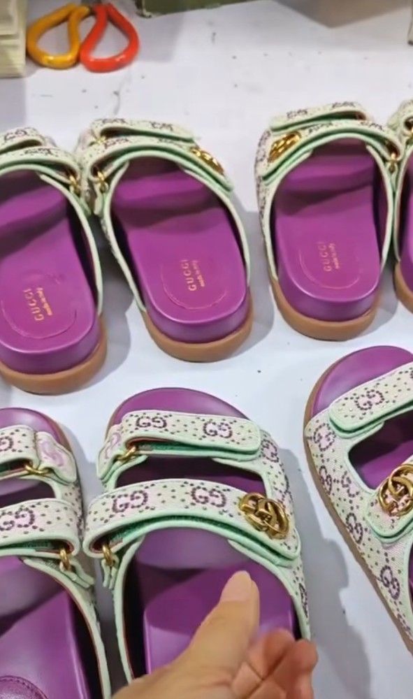 top quality  Leather flat slipper shoes, with box, size 35-45, SS88-654-655