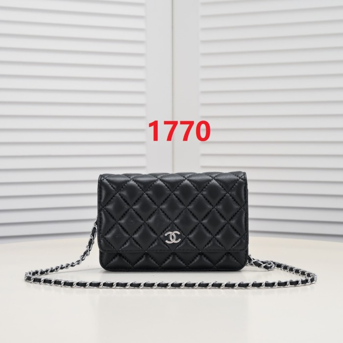 Leather bag ,5A , size 19x12x5cm ,no box,  B88-1770