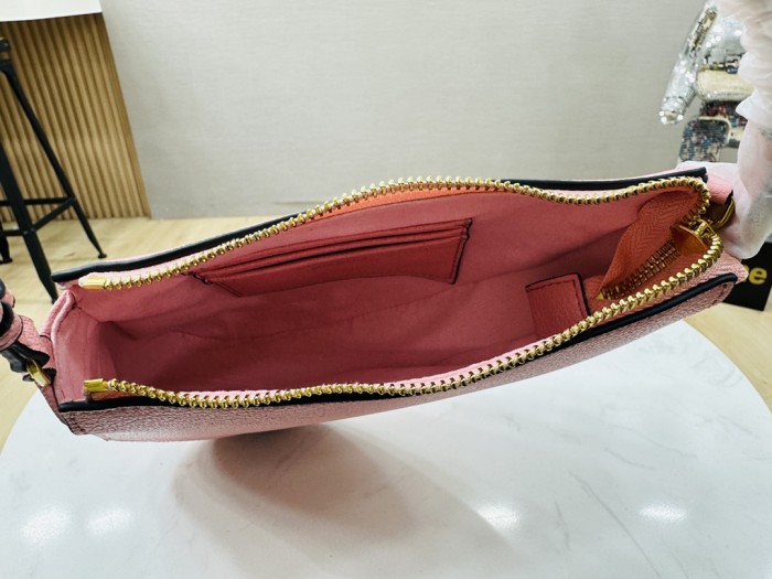 Leather bag ,5A , size 20x19x4cm ,no box,  B88-1775