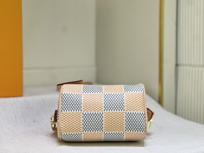 M40611，Leather bag ,5A , size 18x12x10cm ,no box,  B75-2975