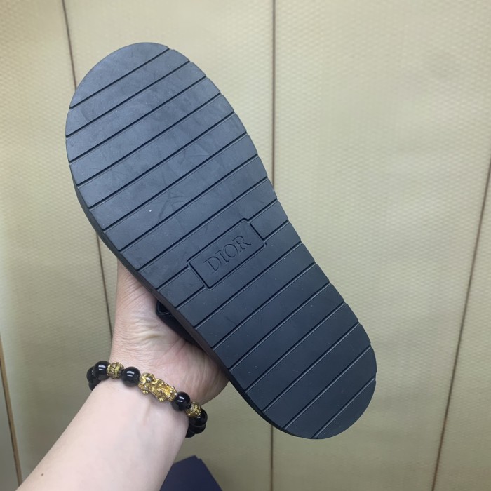 Men  leather slippers shoes, size 38-46, SS80-502