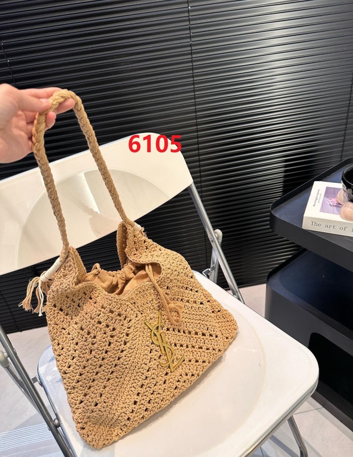 Woven beach  bag ,3A , size 36x35cm ,no box,  B68-6105-6106