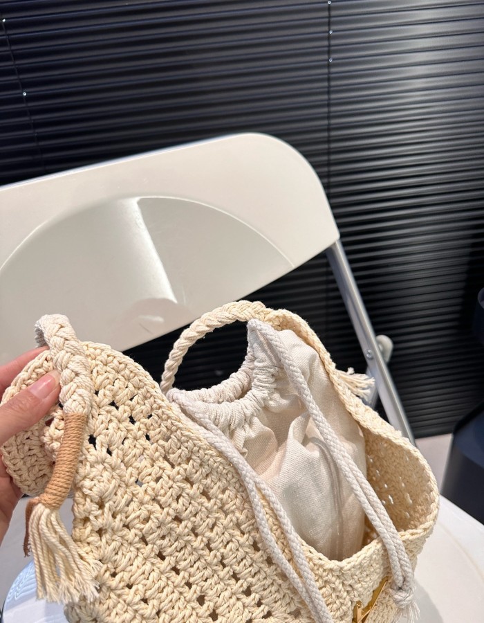 Woven beach  bag ,3A , size 36x35cm ,no box,  B68-6105-6106