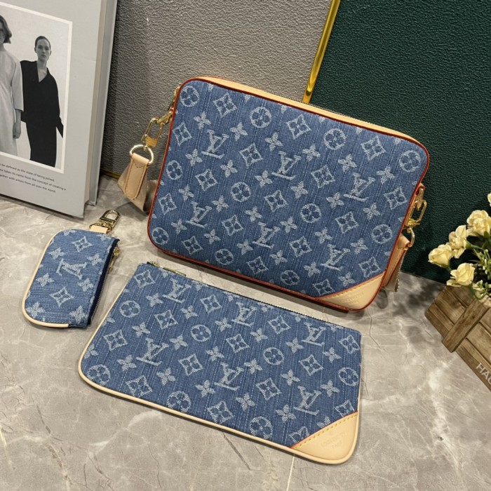 Leather bag ,5A , size 25x18.5x7cm ,no box,  B88-1782
