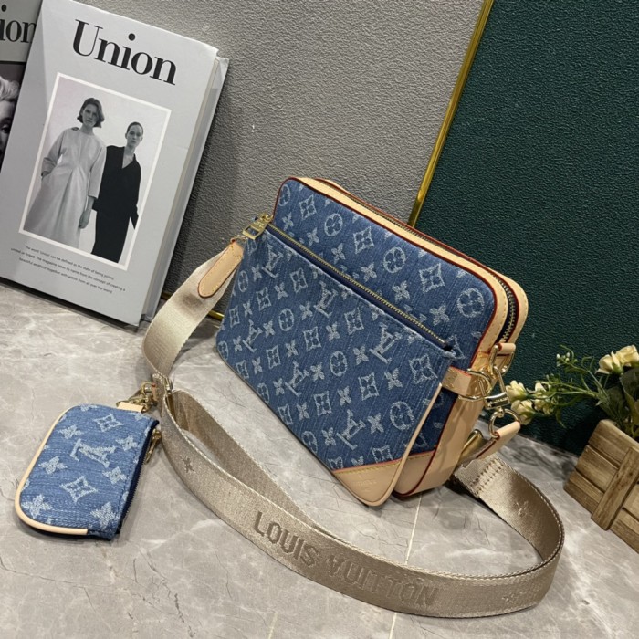 Leather bag ,5A , size 25x18.5x7cm ,no box,  B88-1782
