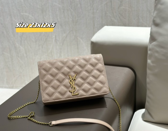 Straw raffia leather bag 3 pieces for set ,3A , size 41x35x5cm and  23X12X5cm and 19x10cm ,no box,  B75-2985