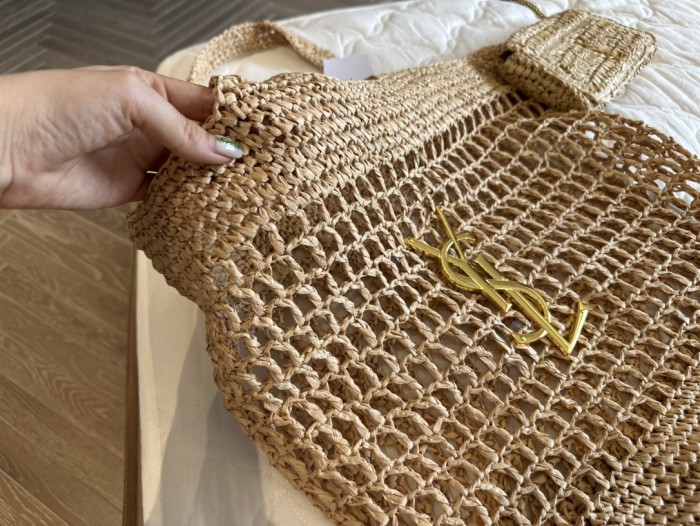 Straw raffia shopping bag mother  beach bag ,4A , size 40x37cm ,no box,  B75-2984