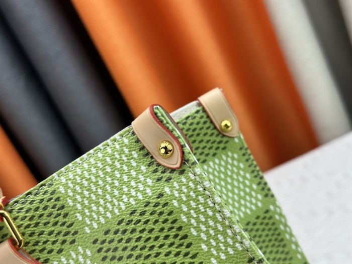 M46542  ON THE GO TOTE Canvas leather  bag ,5A,size 34X26X13cm, no box, B1130-70