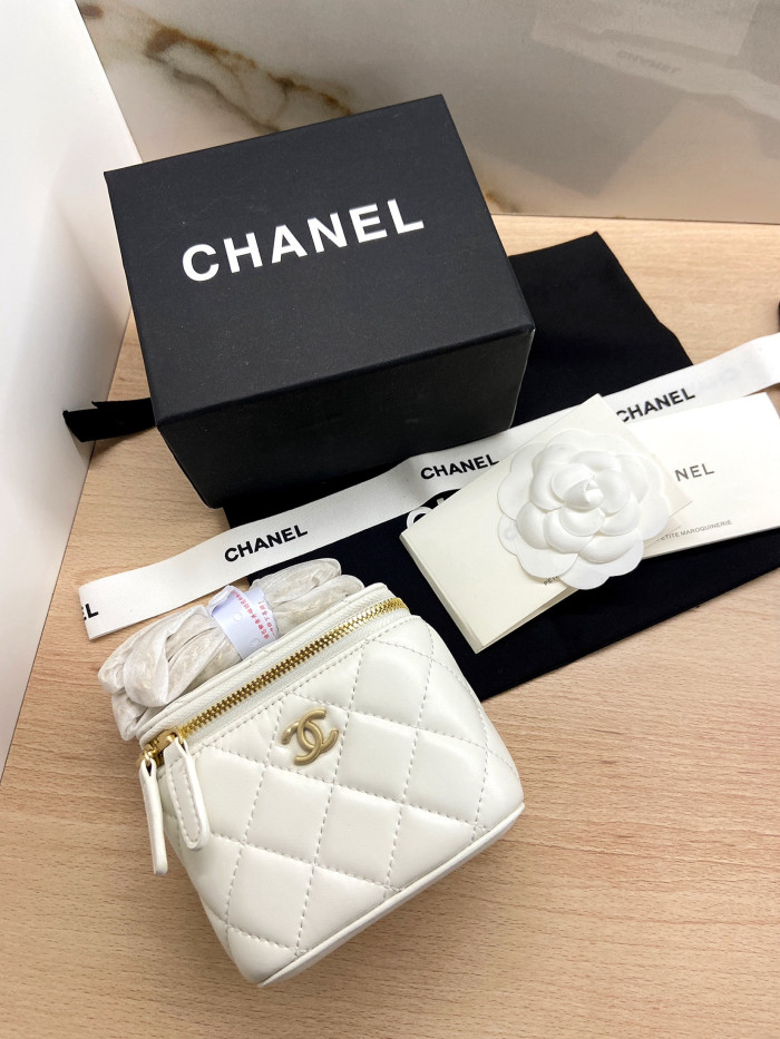 Split leather  bag ,4A , size 11x9cm ,with box,  B68-6110-6112