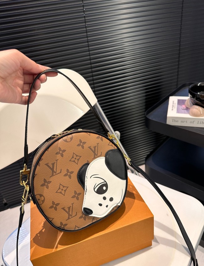 Split leather bag ,3A , size 18x17cm ,no box, B68-6120