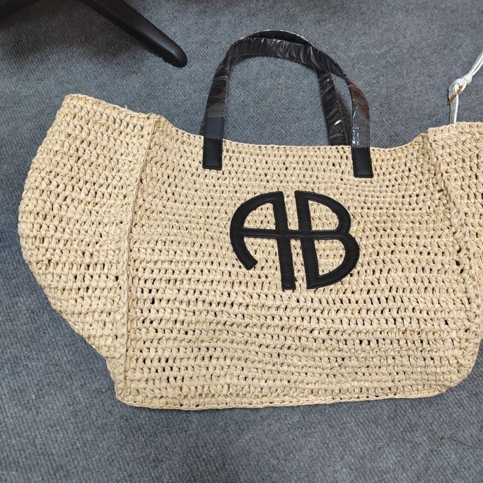 Woven raffia bag ,4A ,size 42x34cm, no box,  B68-6149