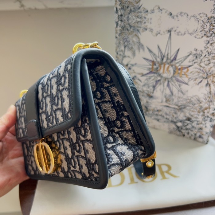 Split leather bag ,3A , size 21cm ,no box,  B68-6153