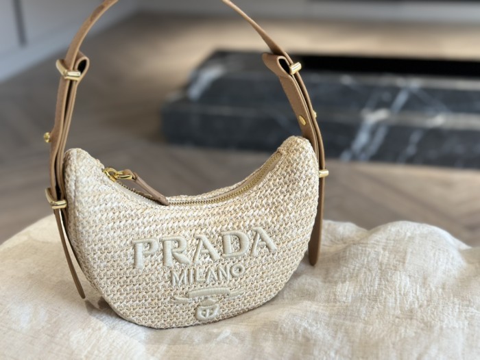 Straw raffia leather bag ,3A , size 22x12cm,no box,  B75-2990