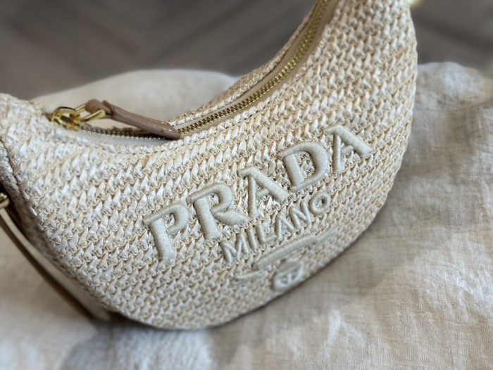 Straw raffia leather bag ,3A , size 22x12cm,no box,  B75-2990