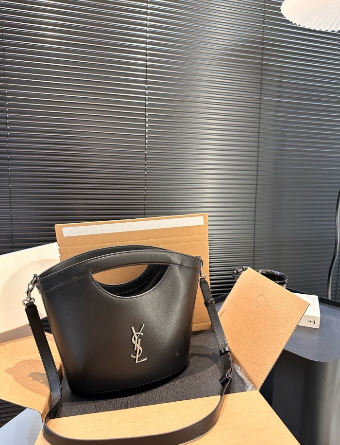 Split leather bag ,3A ,size 20x23cm,no box,  B75-3042