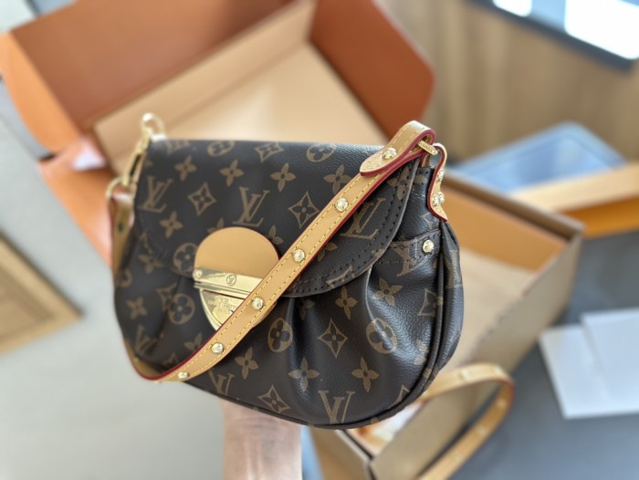 Split leather bag ,3A ,size 27x18x3cm,no box,  B75-3025