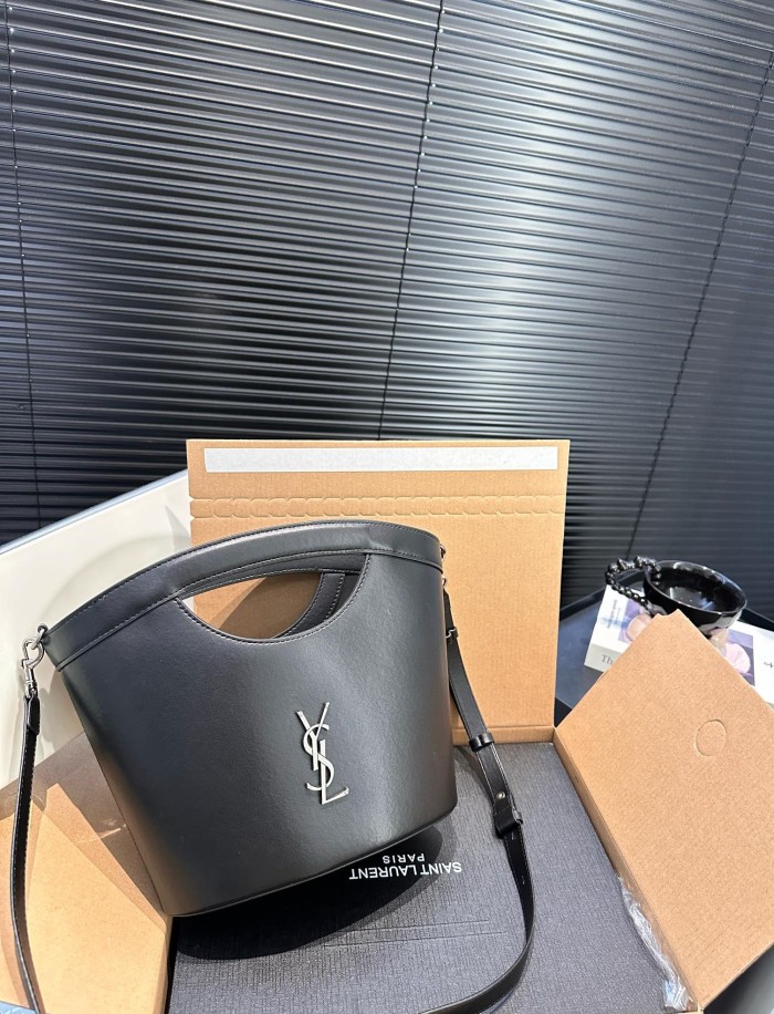 Split leather bag ,3A ,size 20x23cm,no box,  B75-3042