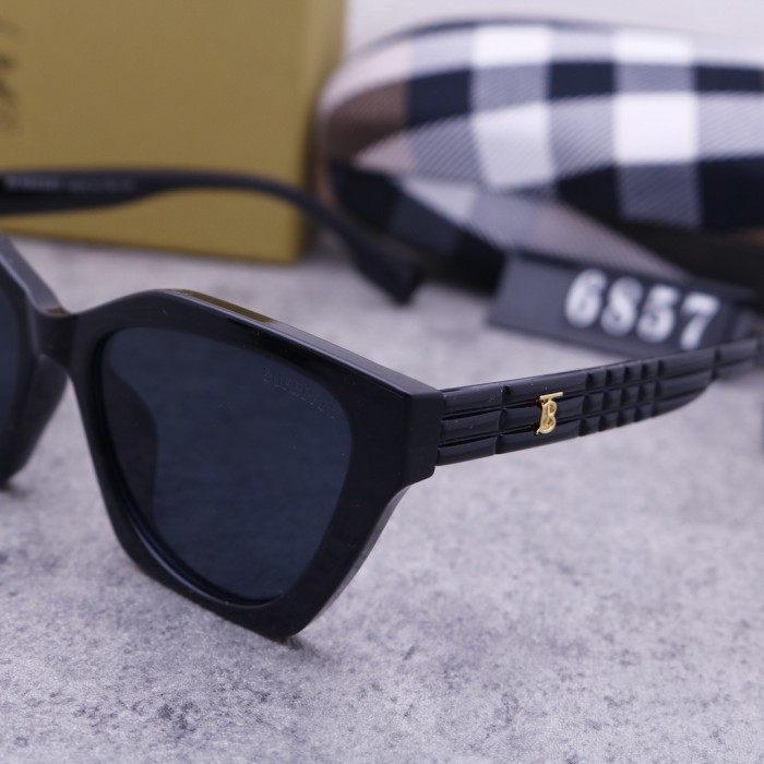 Blue light blocking sunglasses with the box and case ,G25-133-137