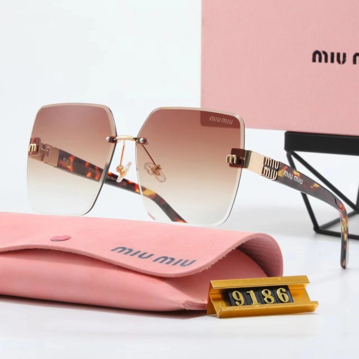 Blue light blocking sunglasses with the box and case ,G25-304-309