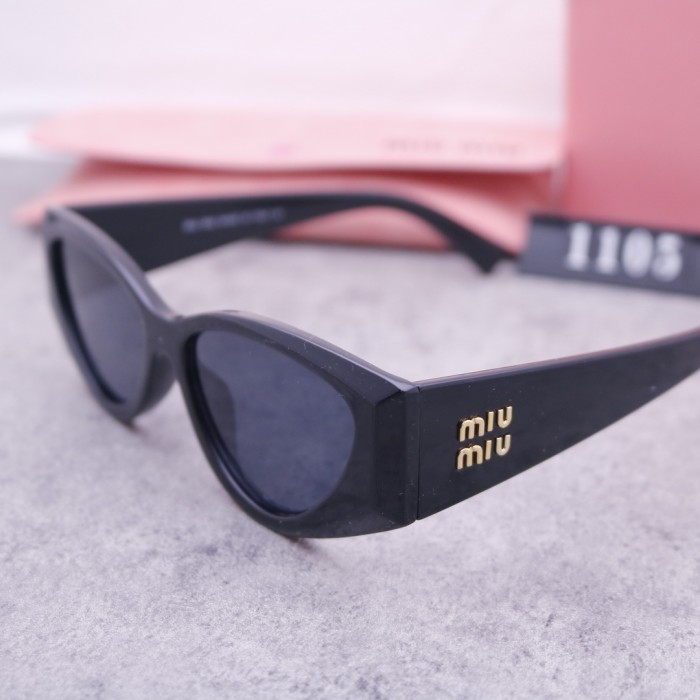 Blue light blocking sunglasses with the box and case ,G25-318-323