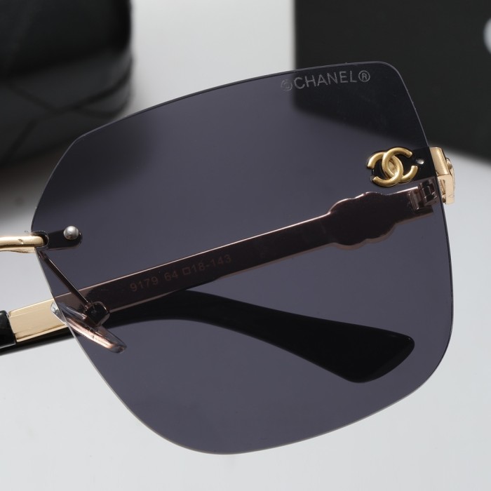 Blue light blocking sunglasses with the box and case ,G25-414-419