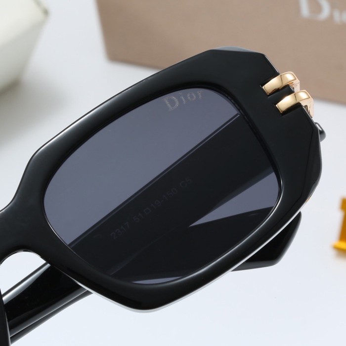 Blue light blocking sunglasses with the box and case ,G25-437-441