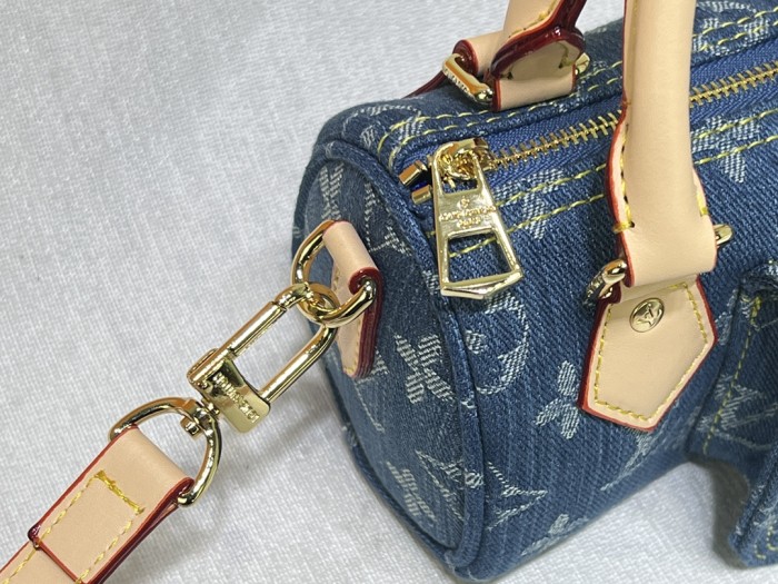 Leather and canvas bag ,5A , size 16x10x7.5cm,no box,  B88-1816