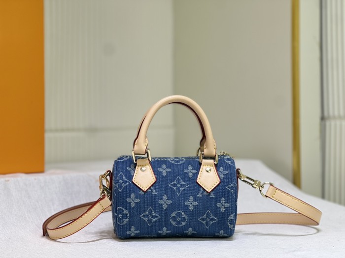 Leather and canvas bag ,5A , size 16x10x7.5cm,no box,  B88-1816