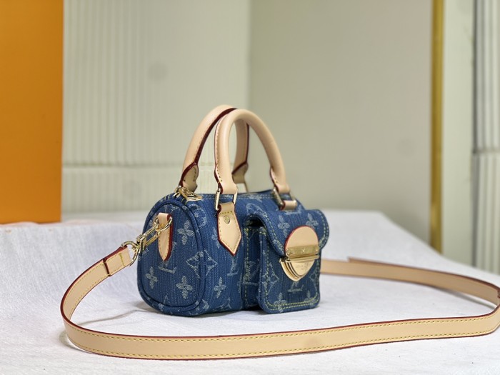 Leather and canvas bag ,5A , size 16x10x7.5cm,no box,  B88-1816