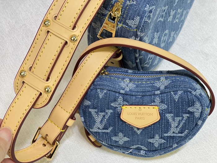 Leather and canvas bag ,5A , size 25x15x5cm,no box,  B88-1817