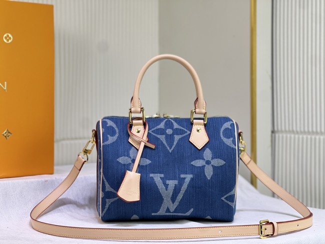 Split leather bag ,AAAA , size 25x19x15cm,no box, B88-1833