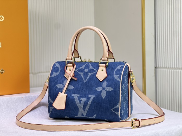 Split leather bag ,AAAA , size 25x19x15cm,no box,  B88-1833