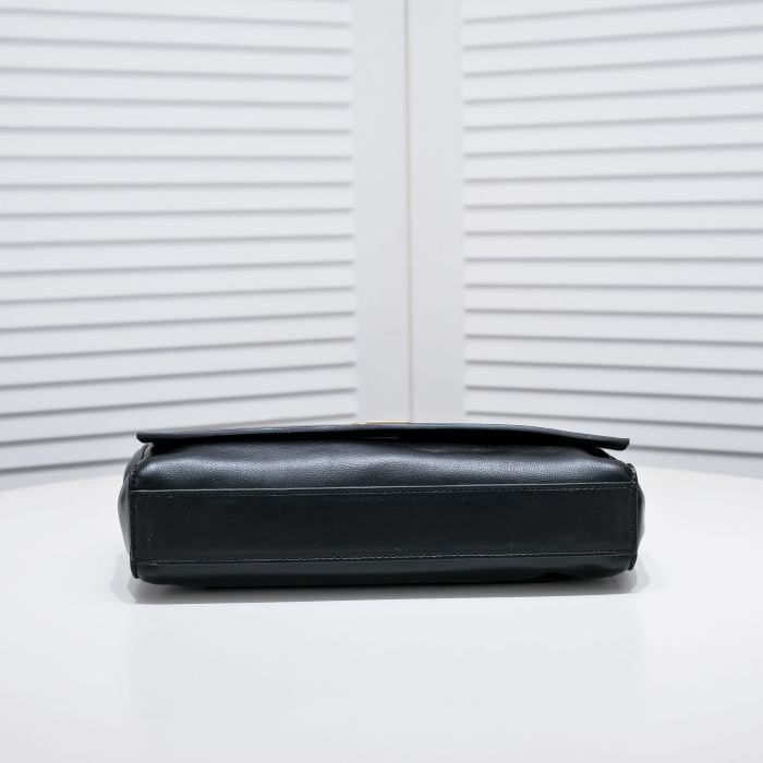 Leather bag ,5A ,size 28.5x20x6cm,no box,  B110-264