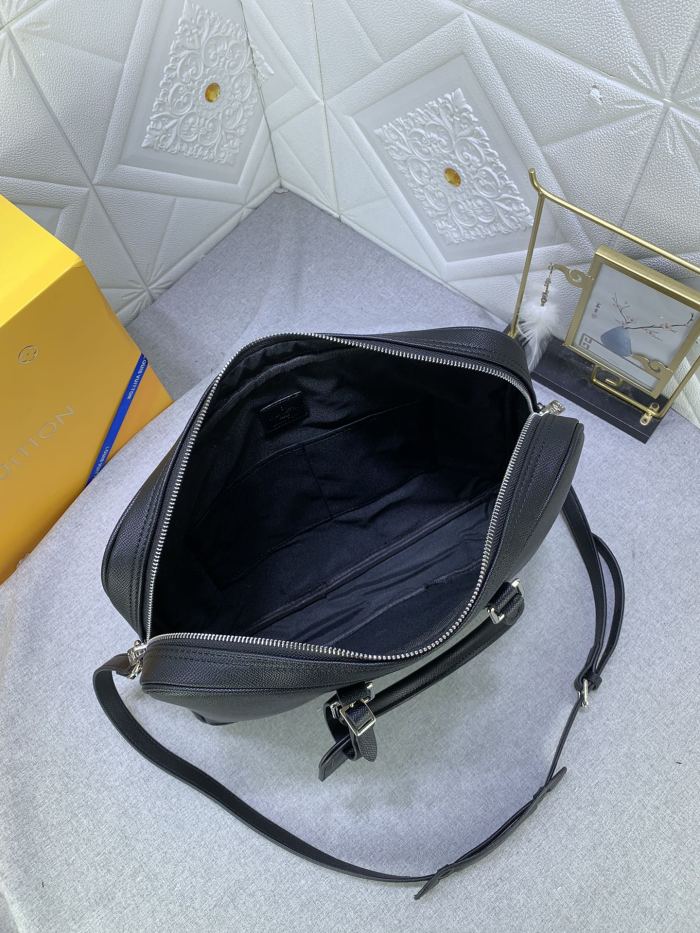 Leather bag ,5A ,size 36.5x27.5x6cm,no box,  B110-277