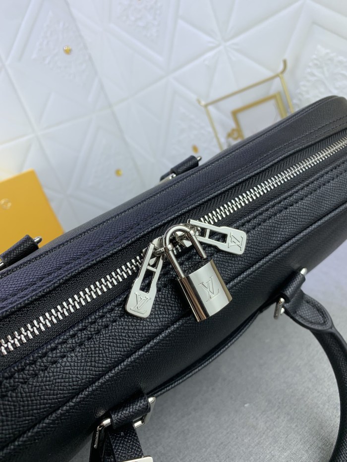 Leather bag ,5A ,size 36.5x27.5x6cm,no box,  B110-277