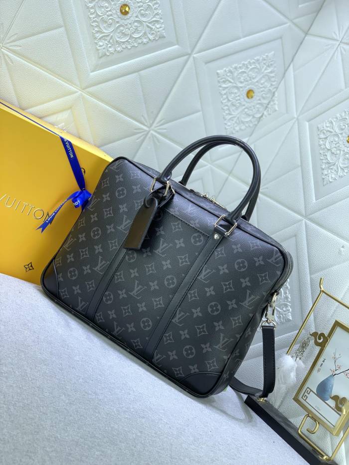 Leather bag ,5A ,size 36.5x27.5x6cm,no box,  B110-279