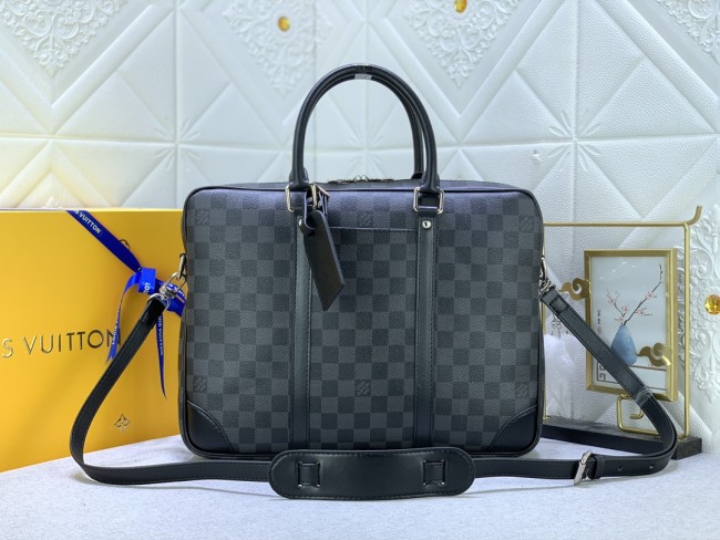 Leather bag ,5A ,size 36.5x27.5x6cm,no box, B110-280