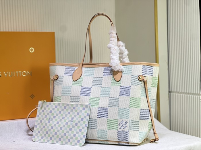 Leather bag ,5A ,size 32x29x17cm,no box,  B110-271