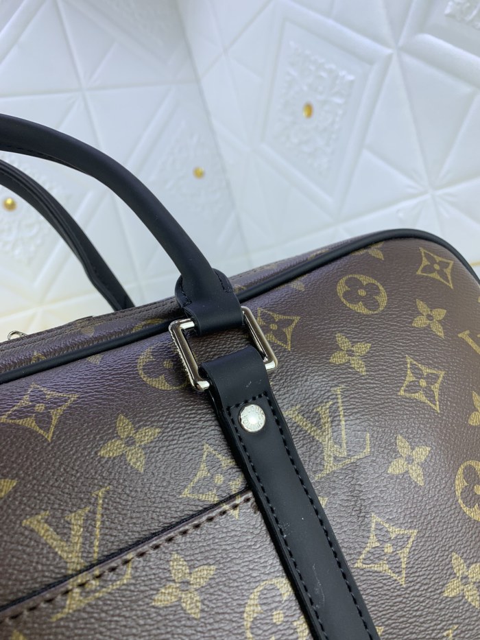 Leather bag ,5A ,size 36.5x27.5x6cm,no box,  B110-278