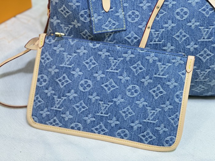 Leather bag ,5A ,size 39x30x15cm,no box,  B110-275