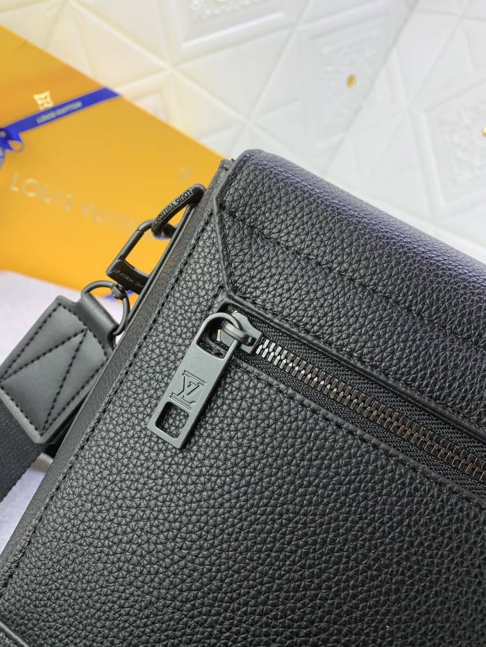 Leather bag ,5A ,size 28x24x10cm,no box,  B110-282