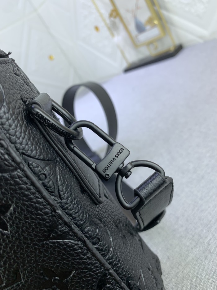 Leather bag ,5A ,size 24x18x5.5cm,no box,  B110-284